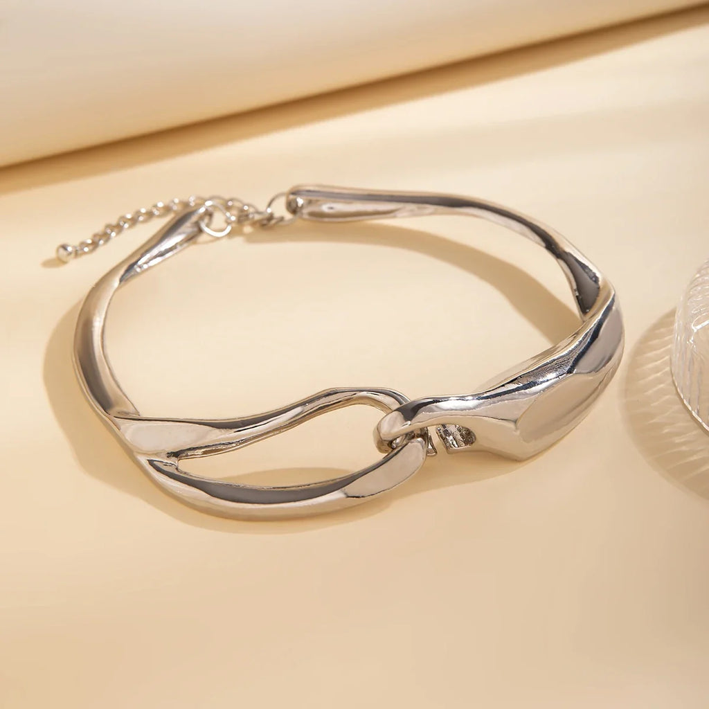 Bold geometric-textured necklace