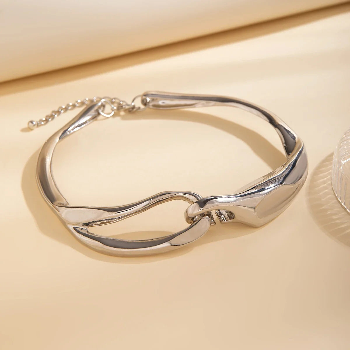 Bold geometric-textured necklace