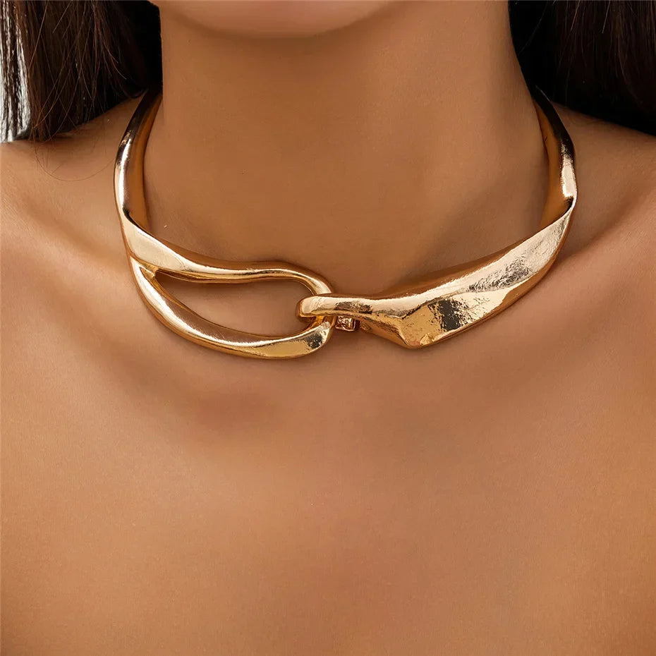 Bold geometric-textured necklace