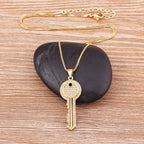 Adjustable necklace with key pendant