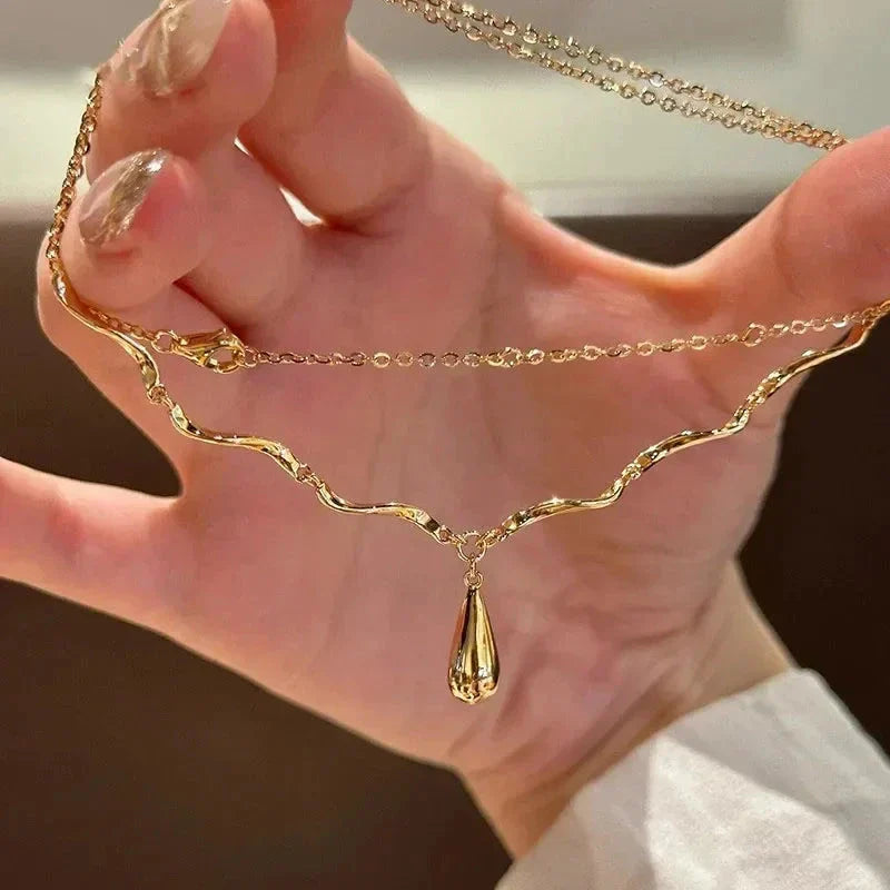 Asymmetric Necklace with Water Drop Pendant