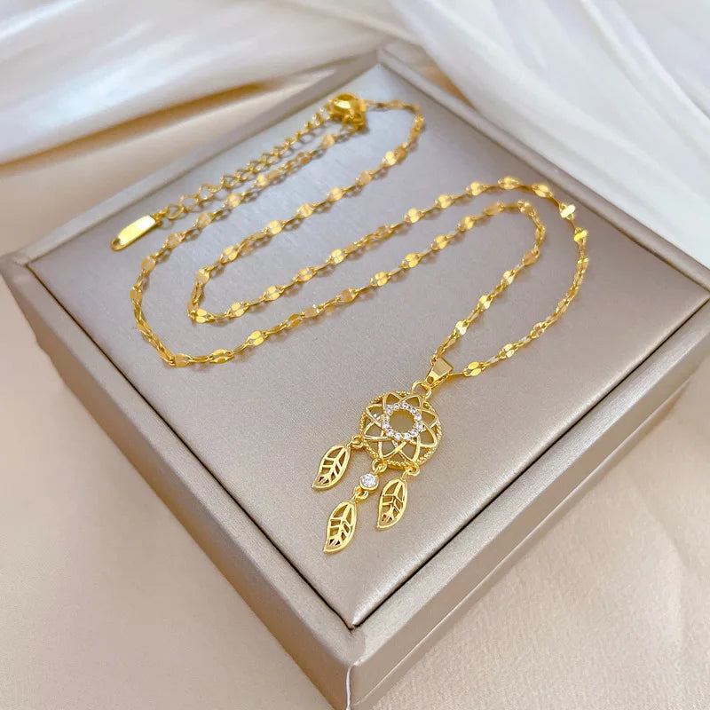 Dreamcatcher Pendant Necklace Gold