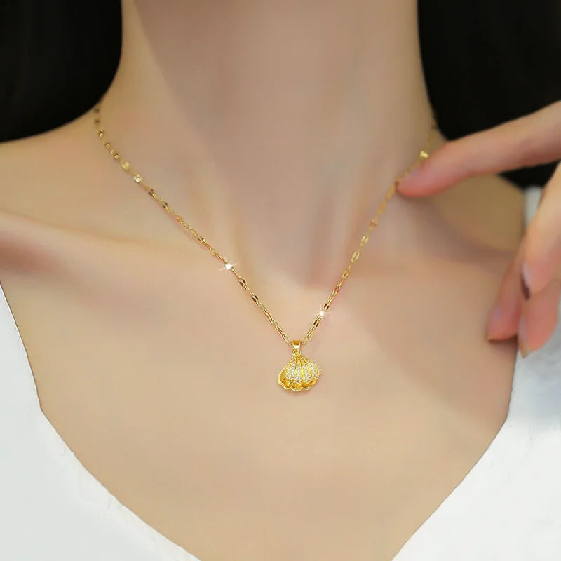 Shell Pendant Necklace Scallop Shell Rhinestones and Pearl