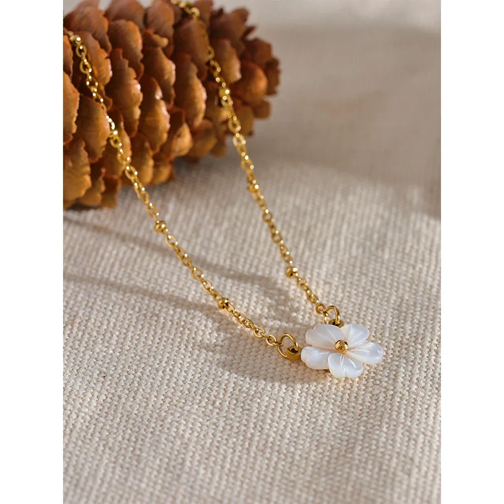 Necklace with Pretty White Flower Pendant