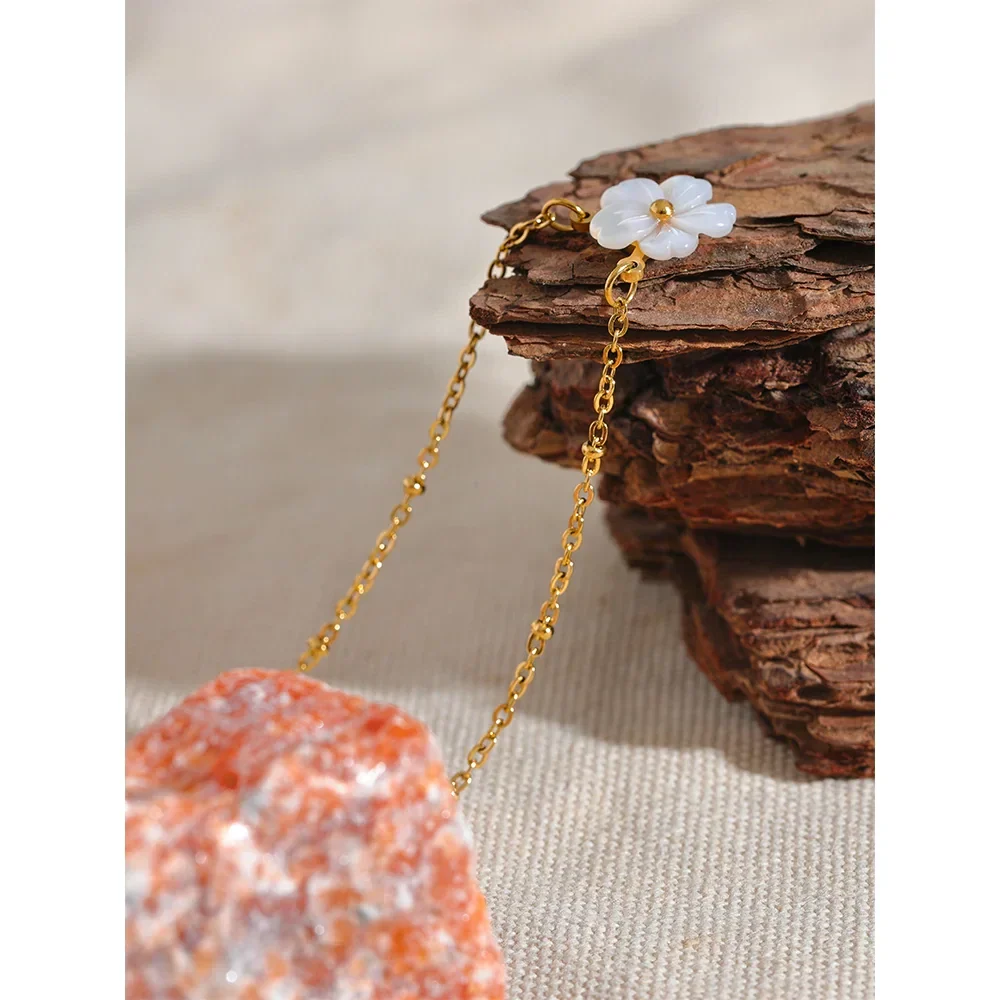Necklace with Pretty White Flower Pendant
