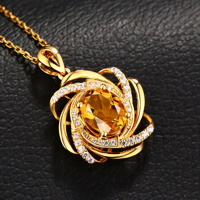 Necklace with Pretty Flower Pendant Pearl and Gold Zircon