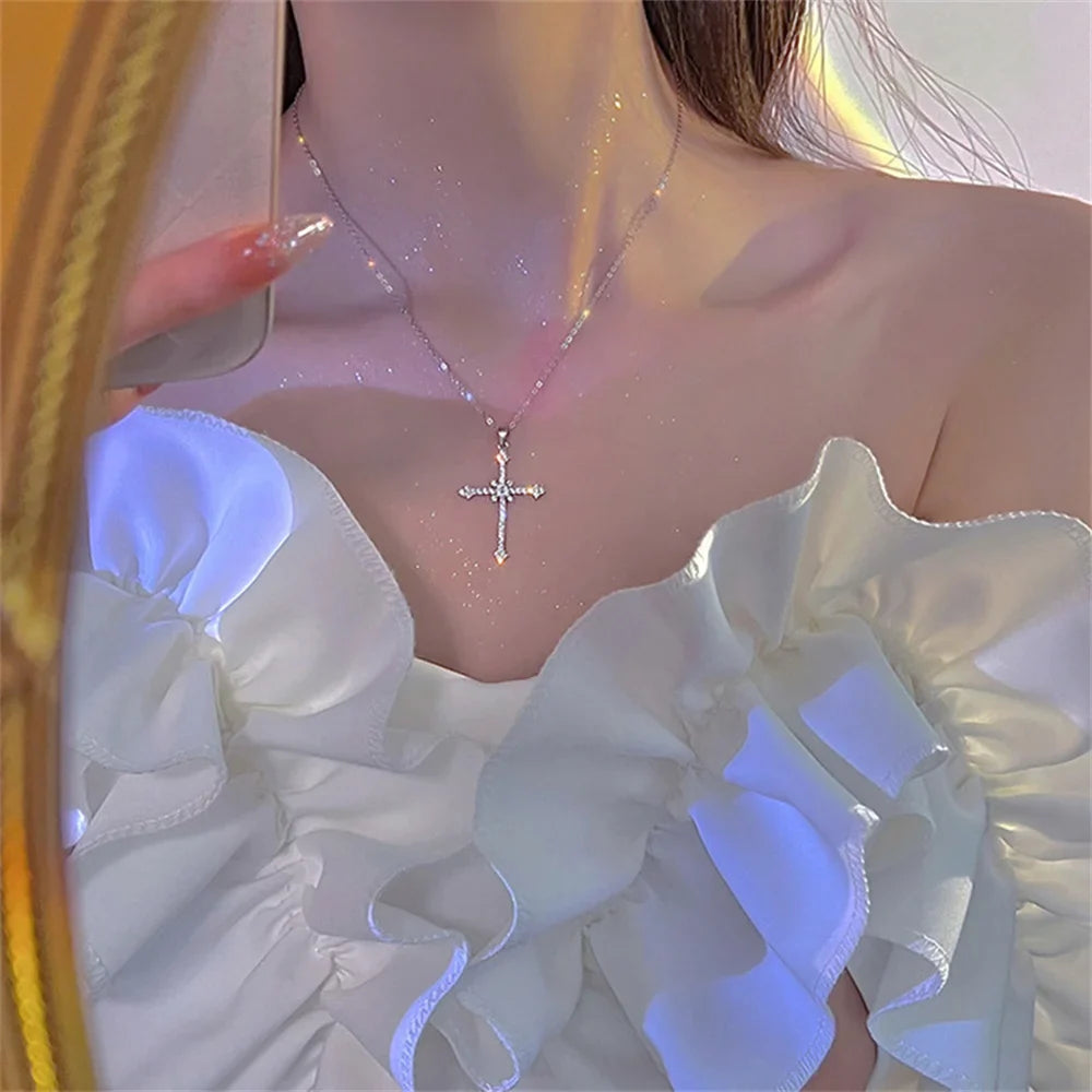 Necklace with Cross Pendant in Zircon