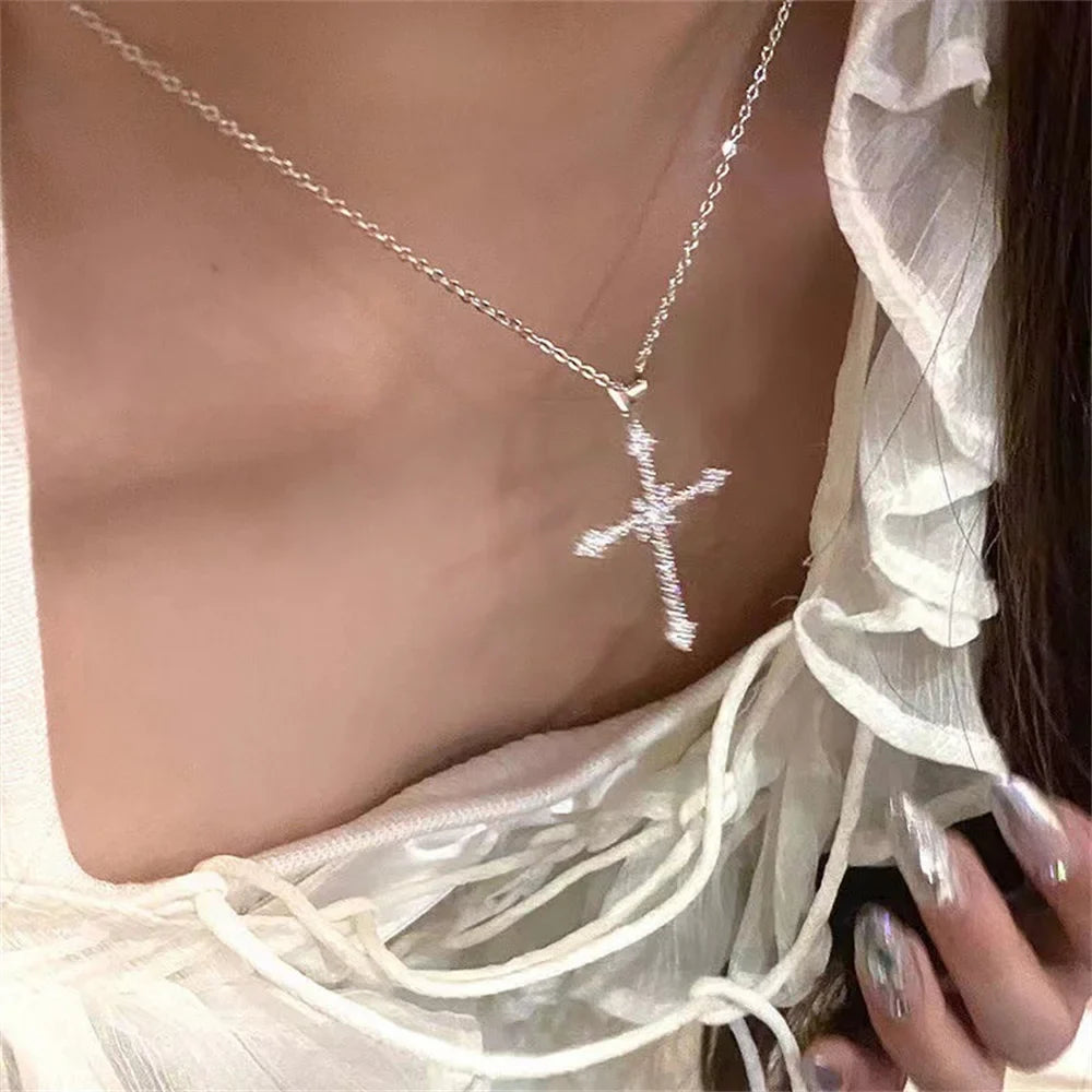 Necklace with Cross Pendant in Zircon