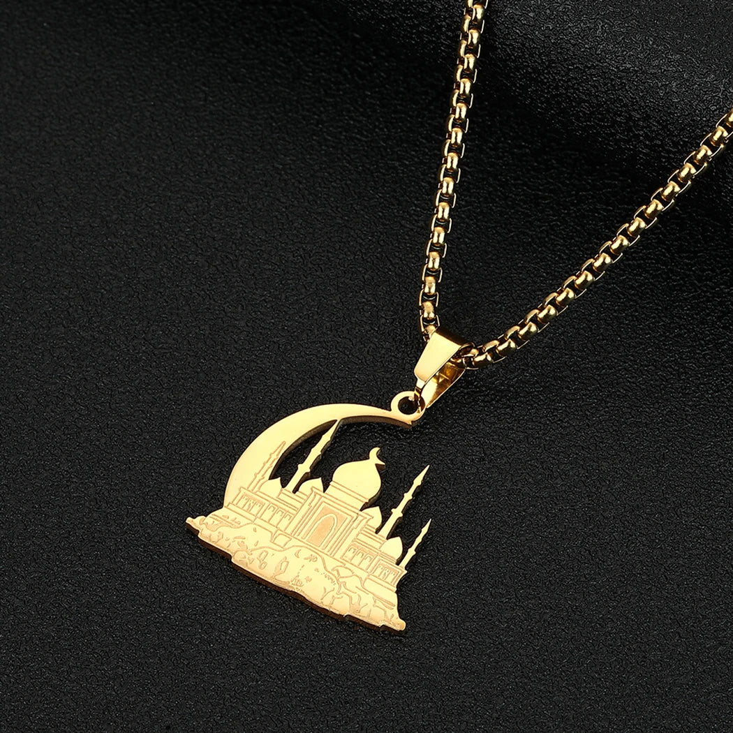 Necklace with a mosque pendant on an Arabic, Islamic, Muslim crescent moon in gold