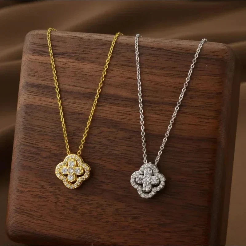 Necklace with 4-Leaf Clover Leaf Pendant in Gold Zircon