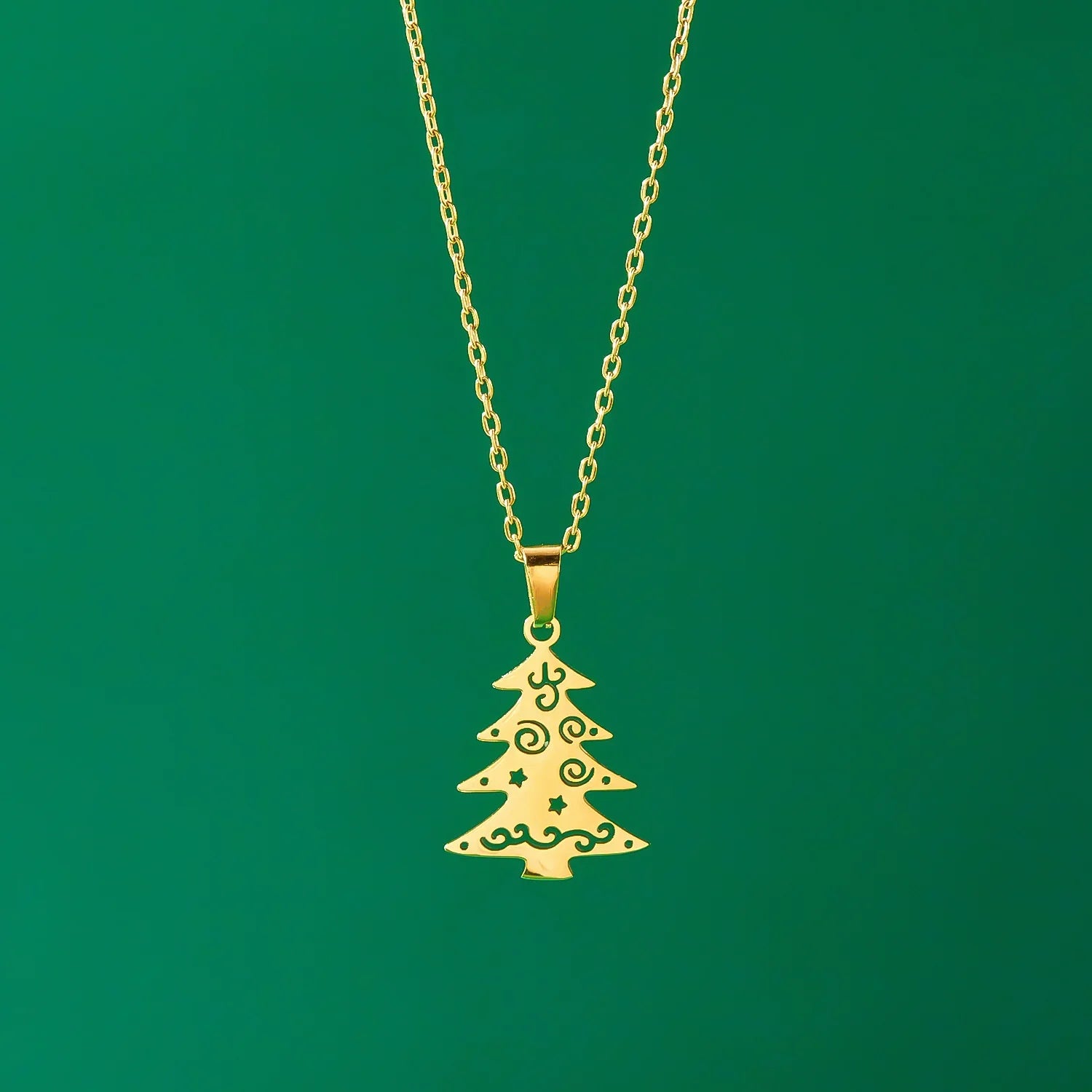Necklace with Winter Fir Pendant gold