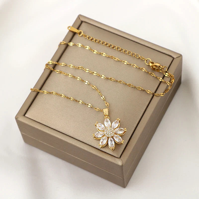 Necklace with Rotating Flower Pendant Anti-Stress for Women