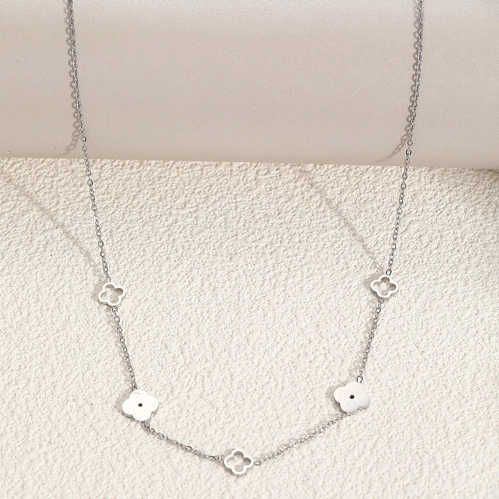 Necklace with 4-Leaf Clover Pendant silver