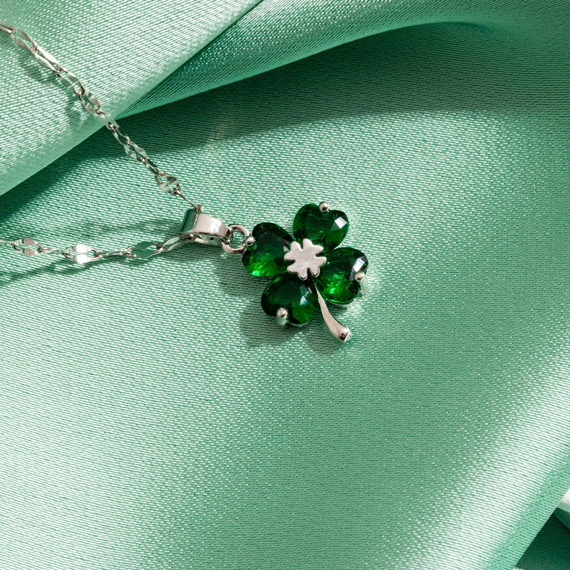 Necklace with Colored Four-Leaf Clover Pendant silver and green