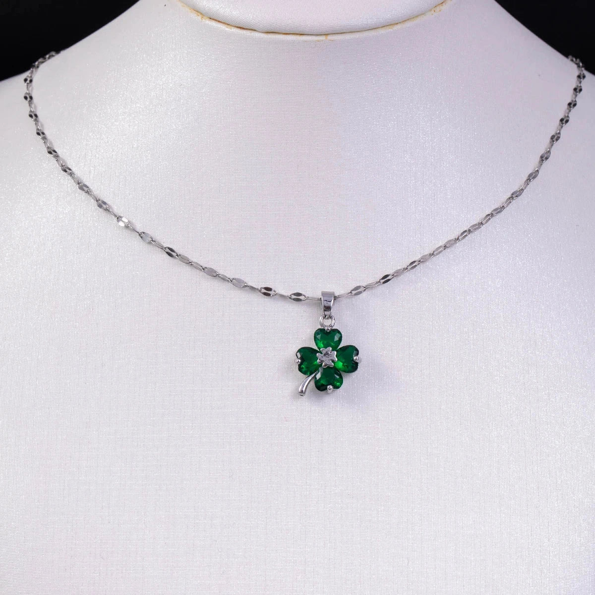 Necklace with Colored Four-Leaf Clover Pendant silver and green