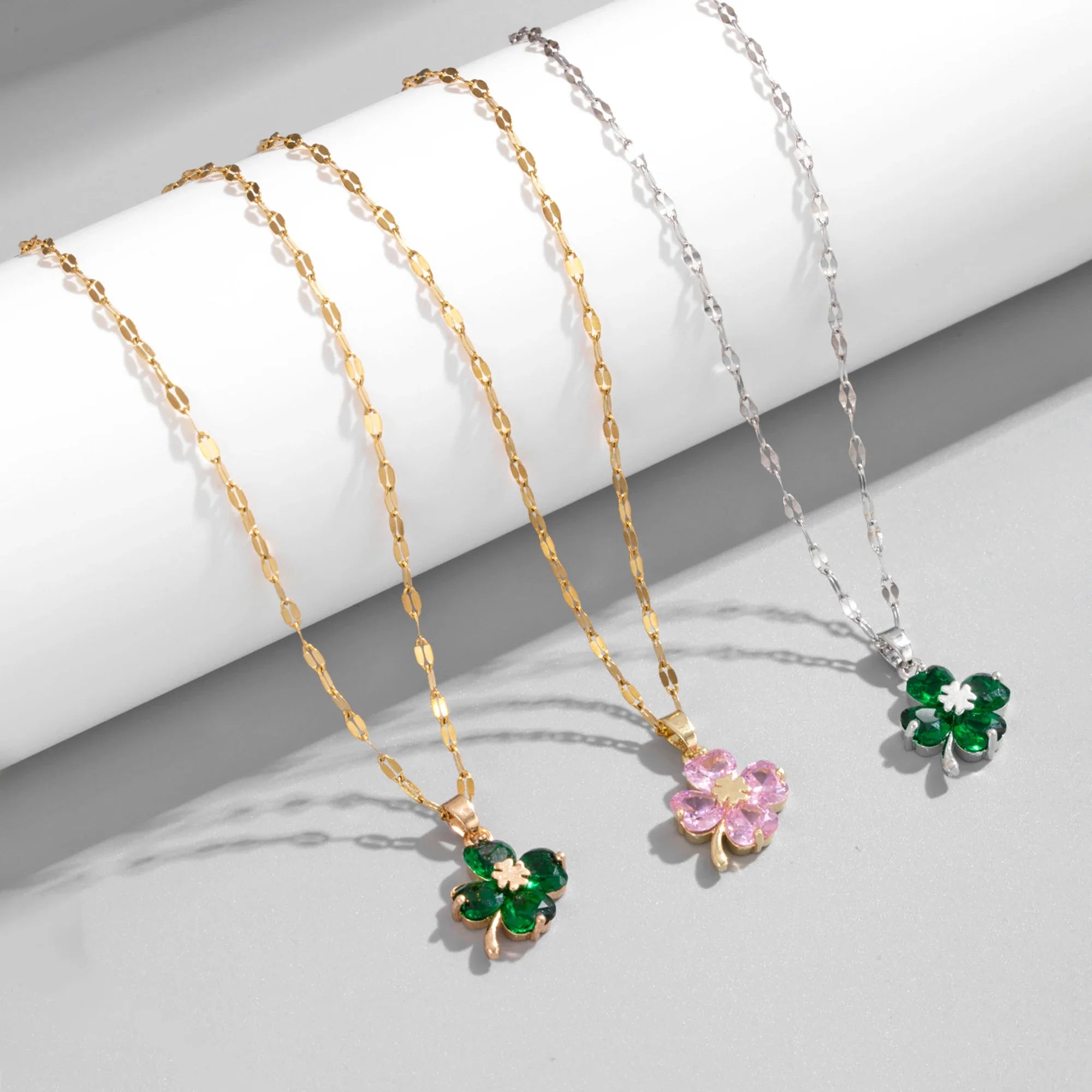 Necklace with Colored Four-Leaf Clover Pendant silver and gold