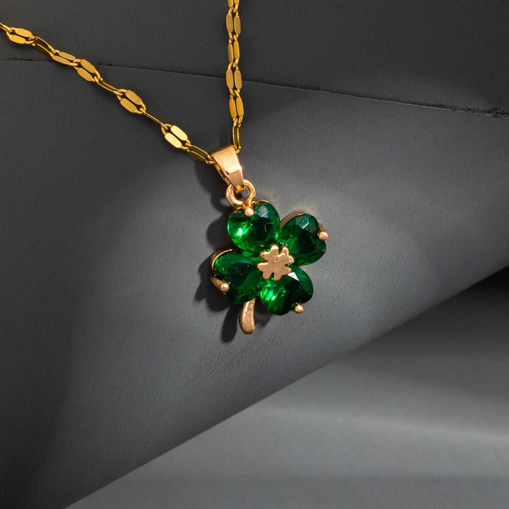 Necklace with Colored Four-Leaf Clover Pendant gold and green
