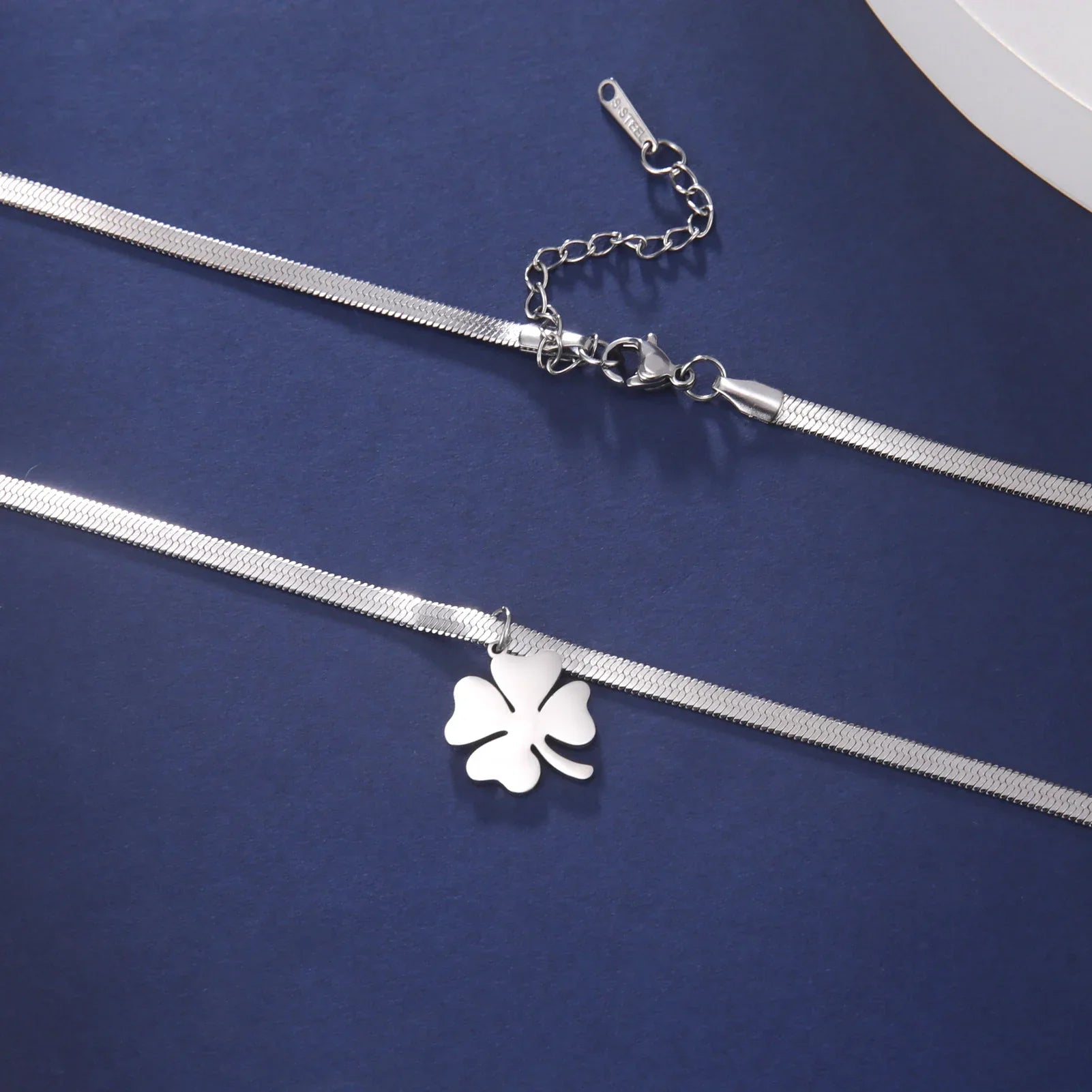 Necklace with Four-Leaf Clover Lucky Pendant silver