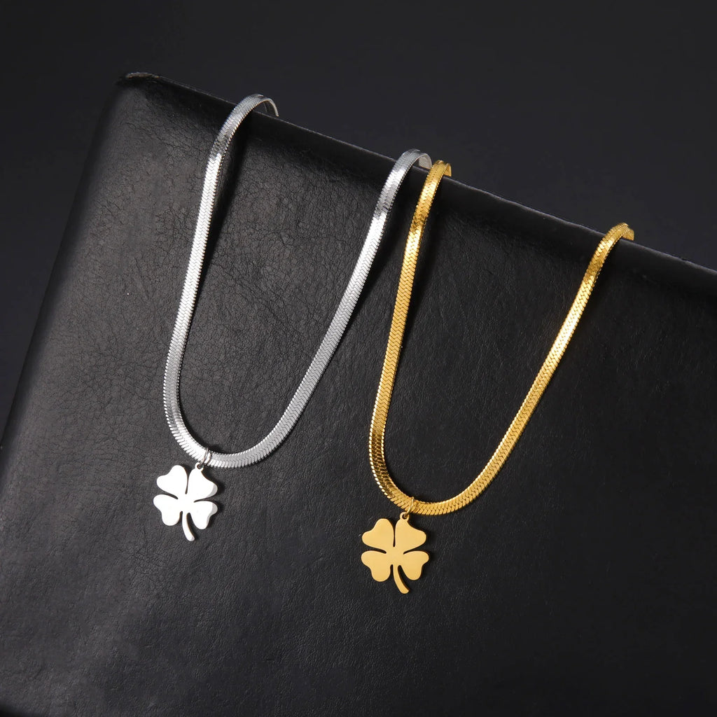 Necklace with Four-Leaf Clover Lucky Pendant silver