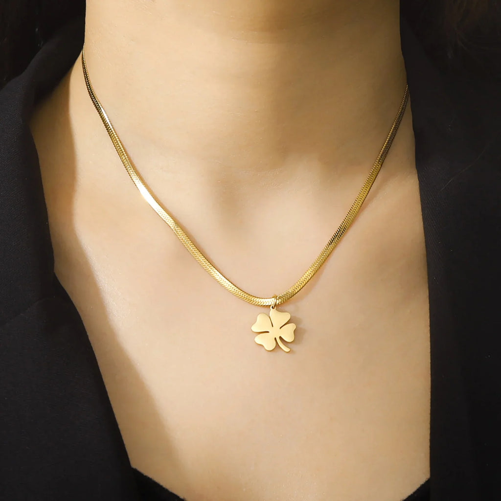 Necklace with Four-Leaf Clover Lucky Pendant gold