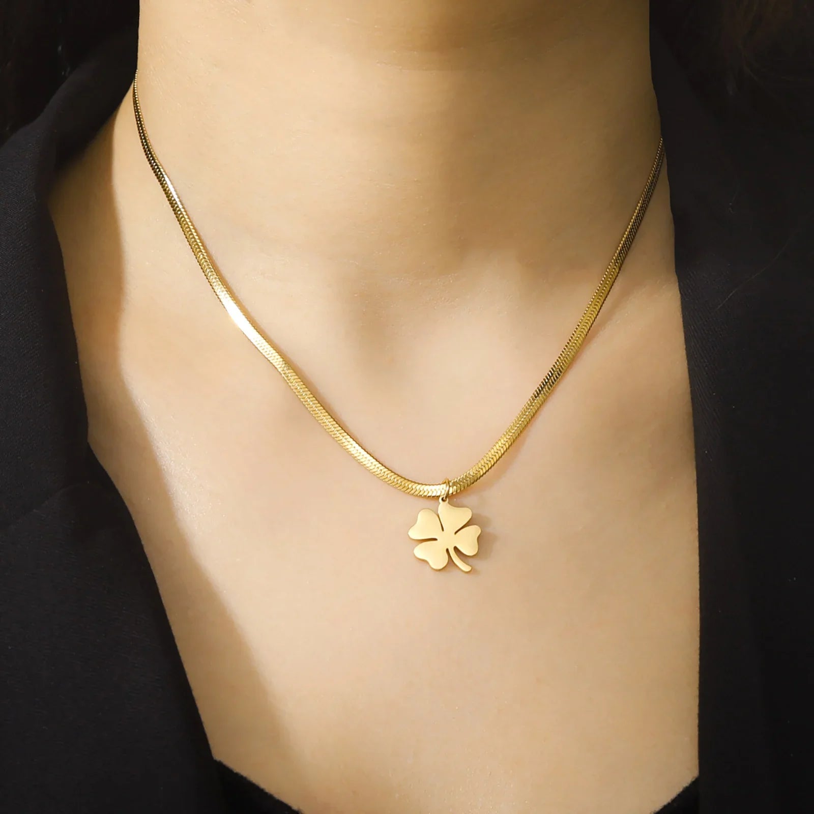 Necklace with Four-Leaf Clover Lucky Pendant gold