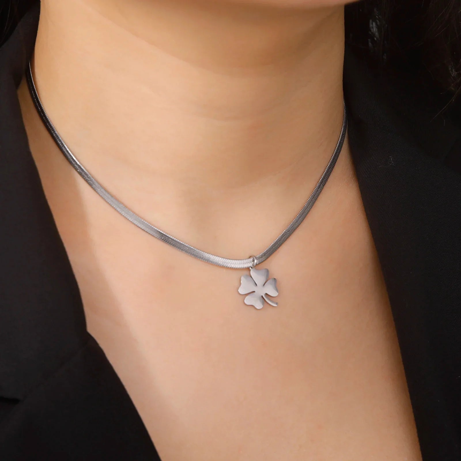 Necklace with Four-Leaf Clover Lucky Pendant silver