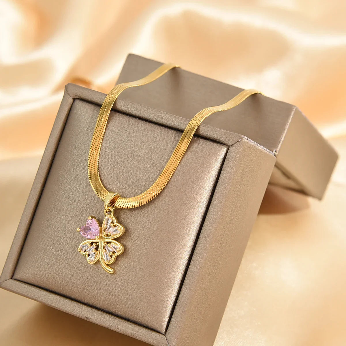 Necklace with Four-Leaf Clover Lucky Charm Pendant and Zircon