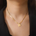 Necklace with Four-Leaf Clover Lucky Pendant gold