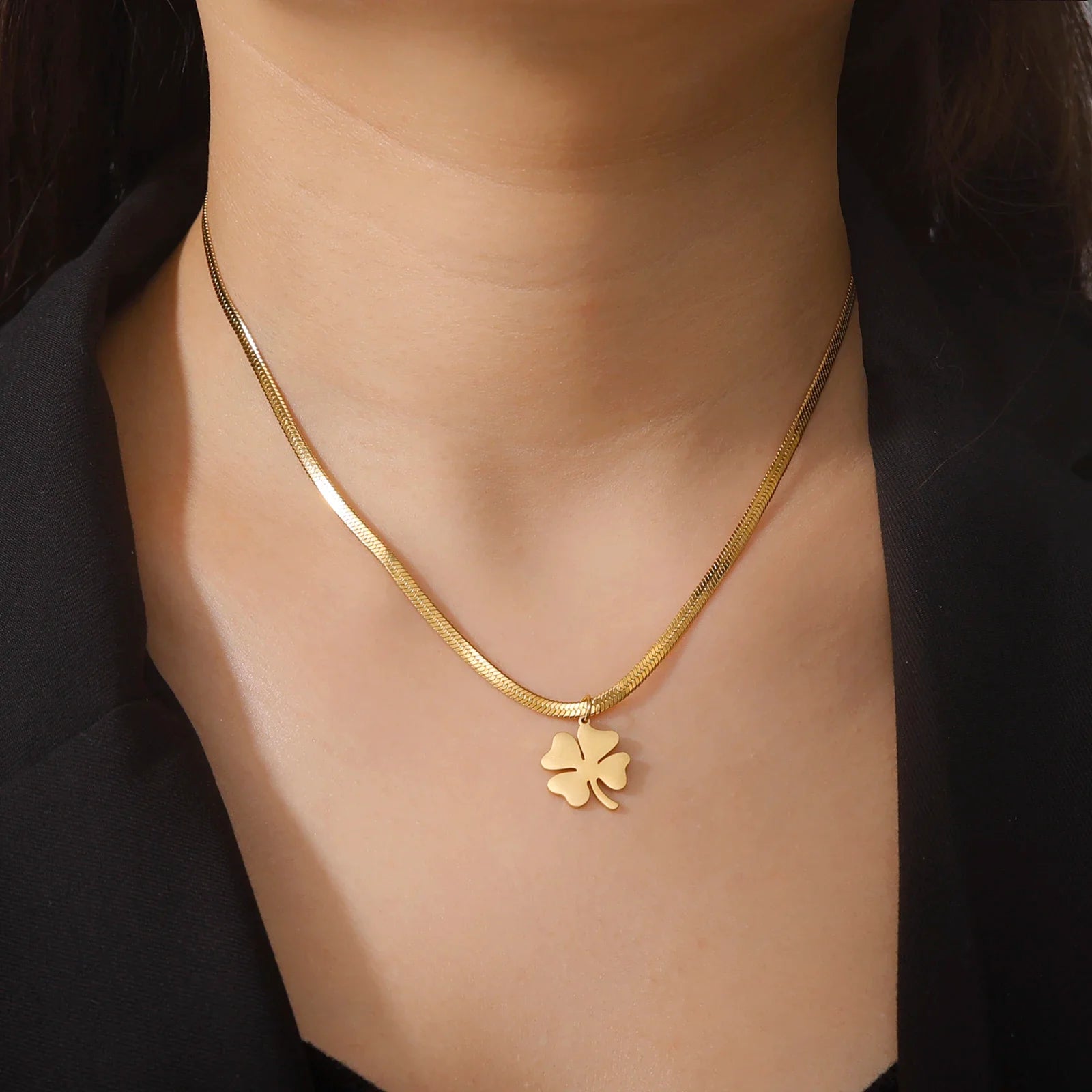 Necklace with Four-Leaf Clover Lucky Pendant gold