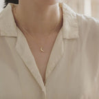 Discreet Necklace with Moon Pendant for Women gold