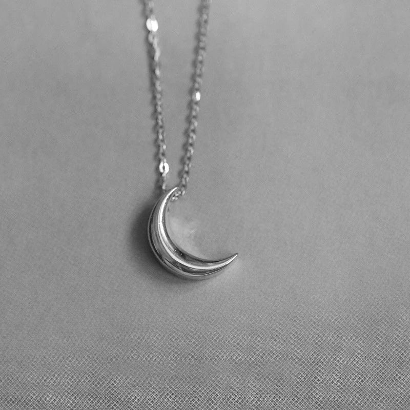 Discreet Necklace with Moon Pendant for Women silver