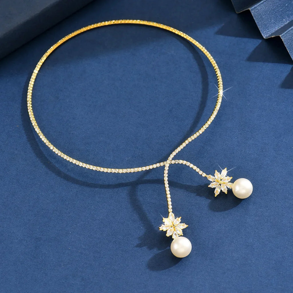 Elegant shiny necklace with beads