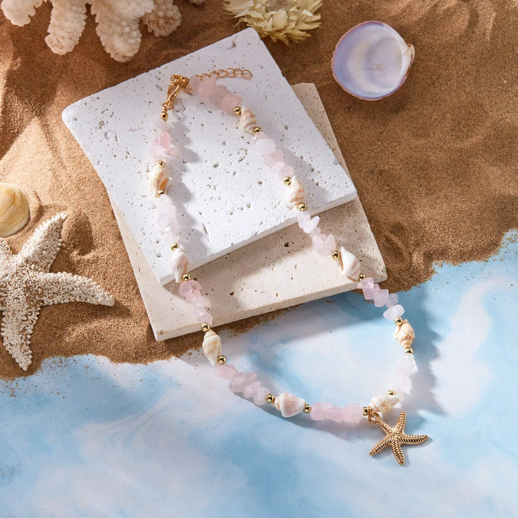 Women's shell pendant necklace in white