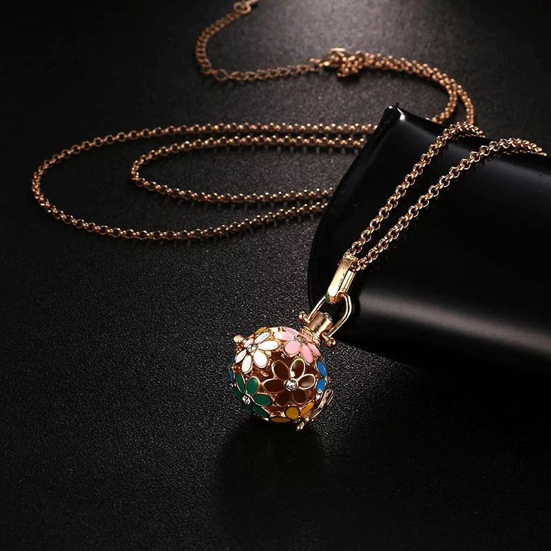 Pregnant Woman's Bola Pregnancy Necklace with Hollow Pendant