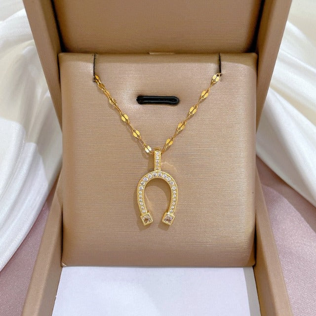 Iron Horseshoe Necklace Lucky Horseshoe Pendant