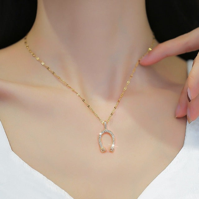 Iron Horseshoe Necklace Lucky Horseshoe Pendant