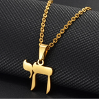 Long necklace with Jewish Chai Hebrew letter pendant in gold