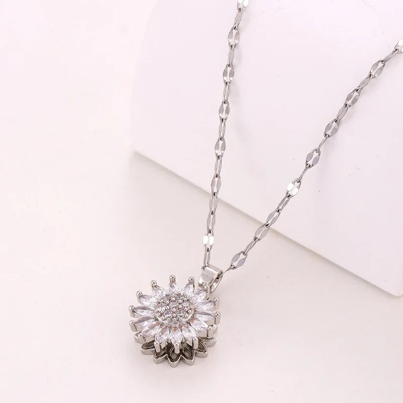 Pendant Necklace with Zircon Flower c