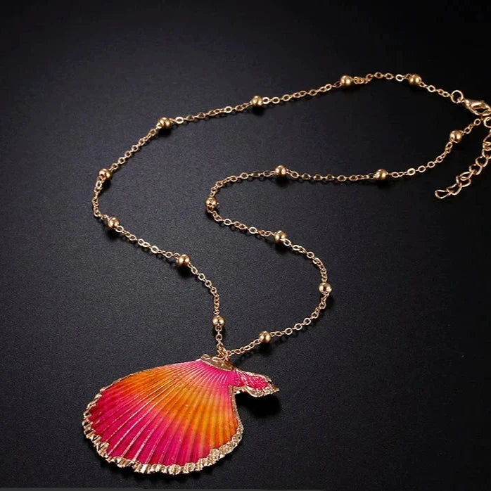 Pendant Necklace with Pretty Shell Scallop Shell 1