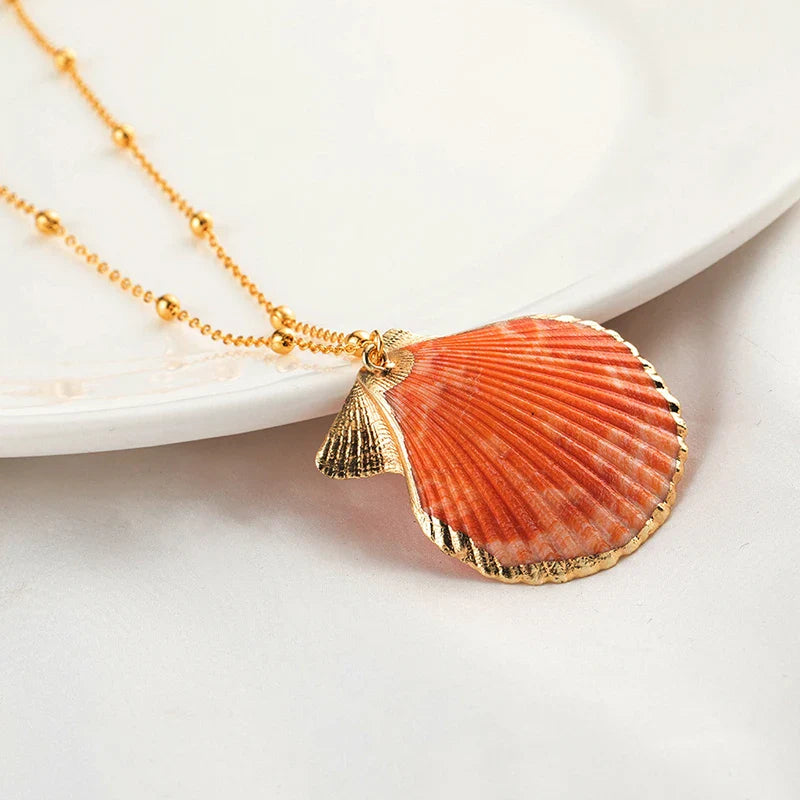 Pendant Necklace with Pretty Shell Scallop Shell 1