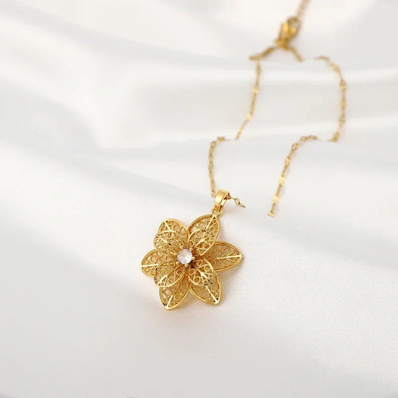 Pendant Necklace with Pretty Spinning Flower Anti-Stress