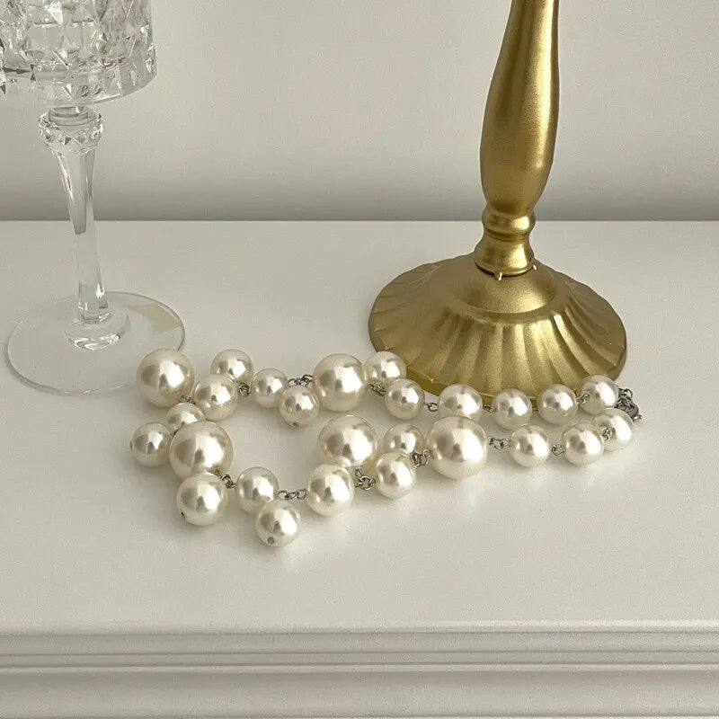 Imposing Pendant Necklace with Large Pearls