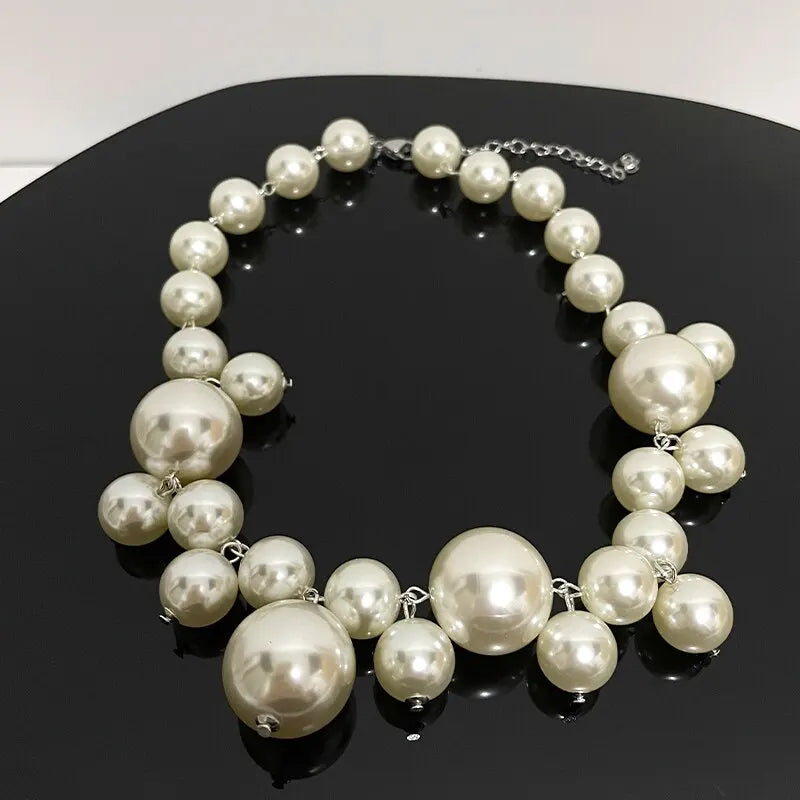 Imposing Pendant Necklace with Large Pearls
