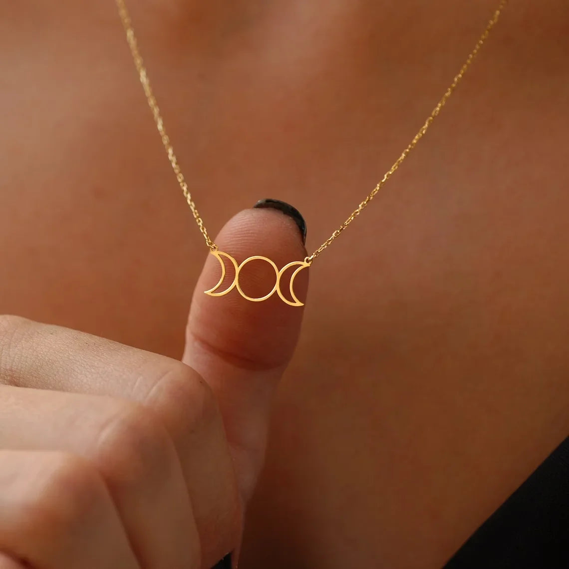 Women's Triple Moon Pendant Necklace Witchcraft Wiccan