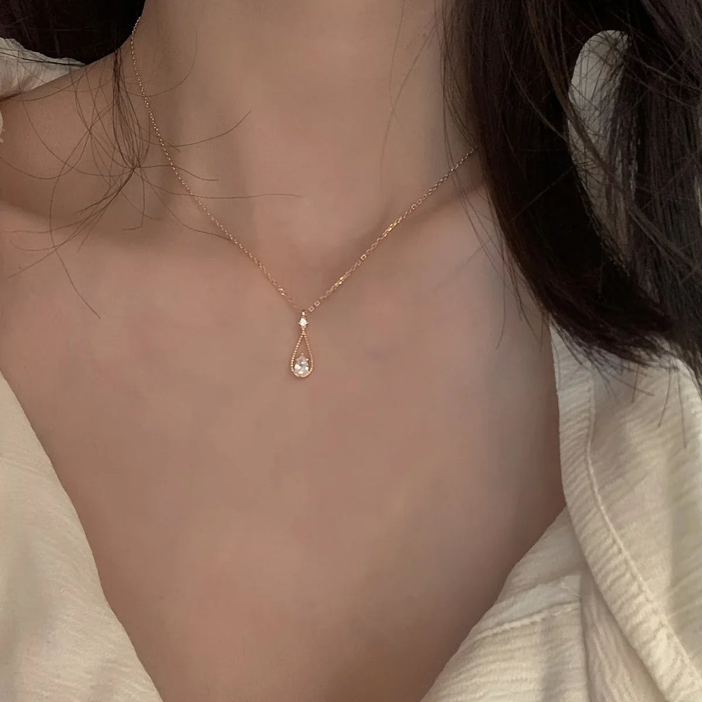 Fine Water Drop and Gold Pearl Pendant Necklace