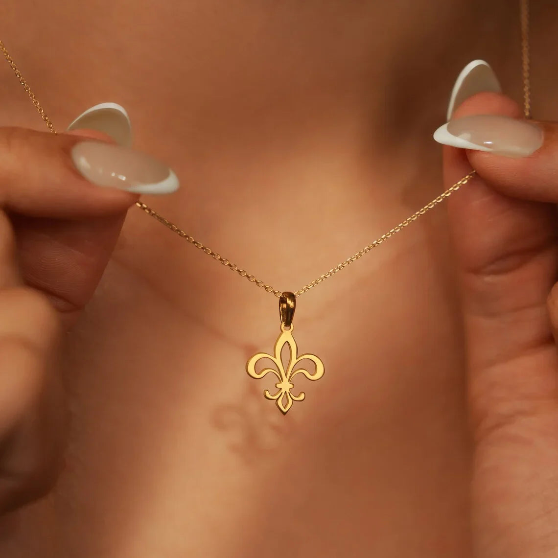 Necklace & Pendant Fleur de Lys Chain & Gold Medallion