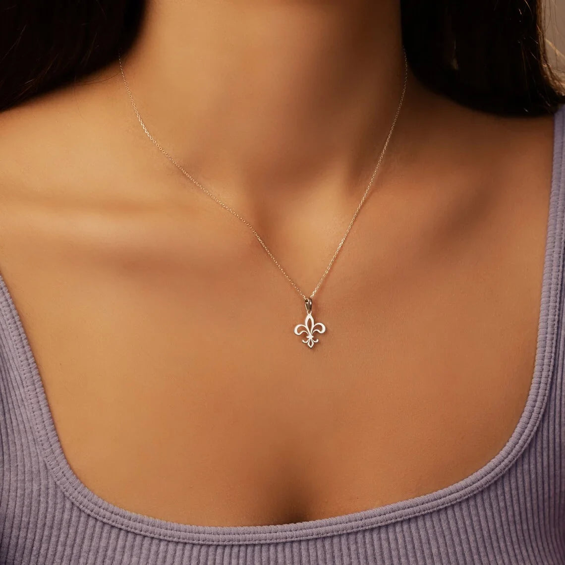 Necklace & Pendant Fleur de Lys Chain & Silver Medallion