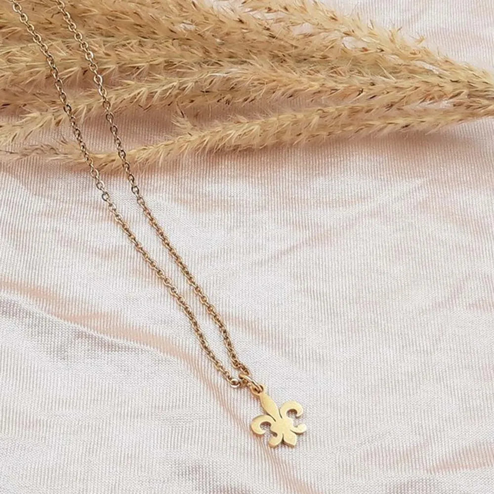 Men's and Women's Fleur de Lys Necklace & Pendant gold