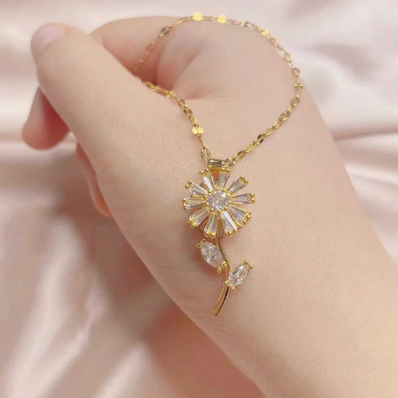 Sunflower Flower Pendant Necklace Spinning Anti-Stress Gold