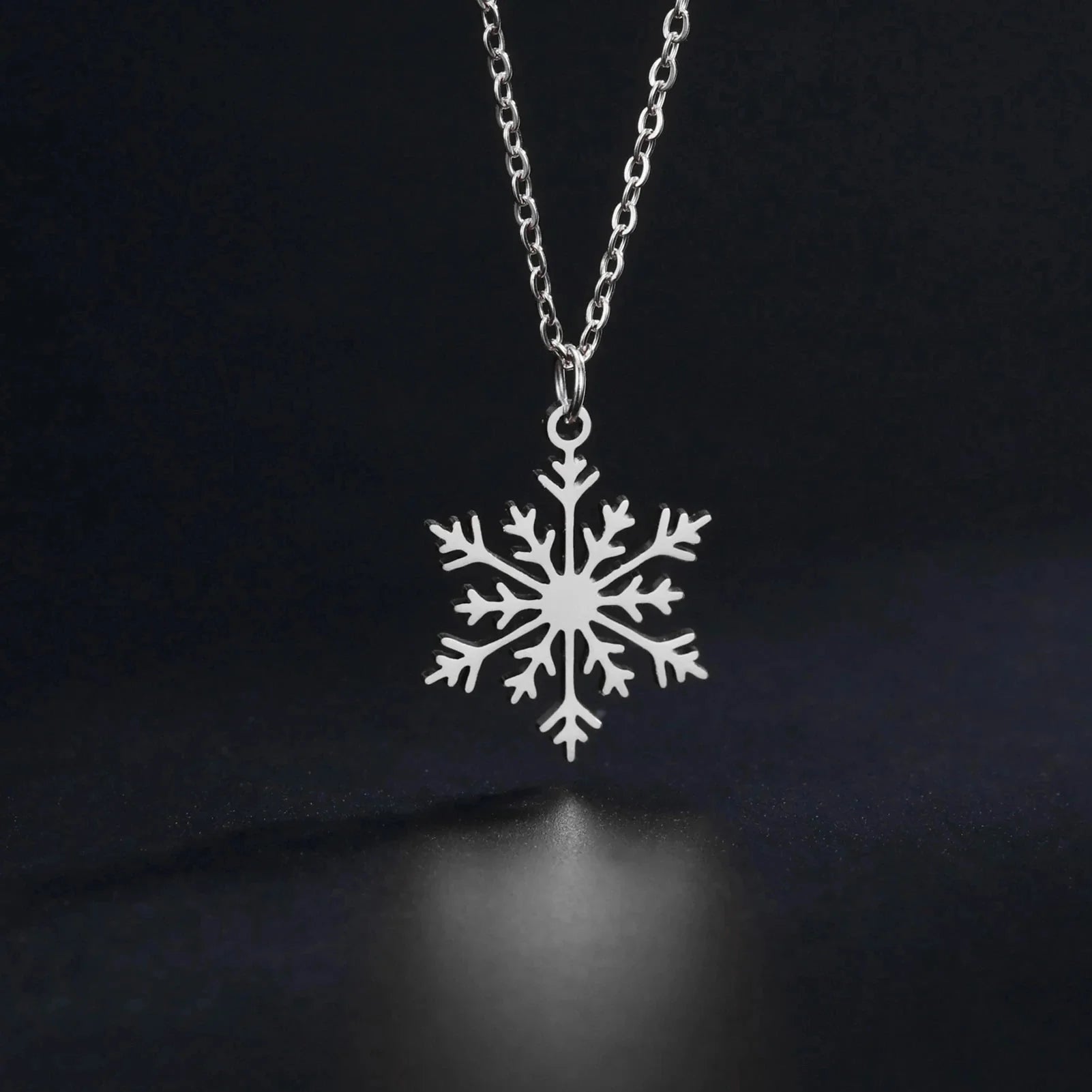 Winter Snowflake Pendant Necklace silver